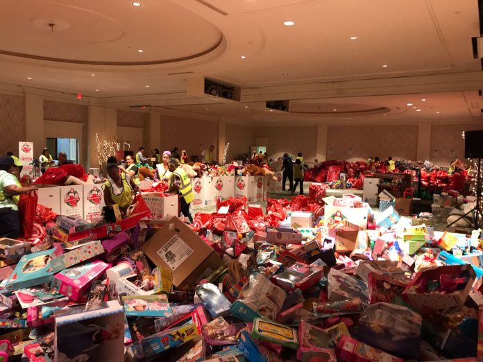 Los Cucos Mexican Restaurant Joins Forces with the Houston Fire Department for Operation Stocking Stuffer for 7th Year
