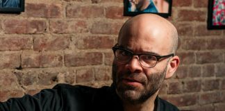 Reporter Mike Isaac Orders Illicit Pizza