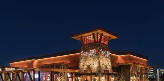 Lazy Dog Restaurant & Bar Opens in Naperville