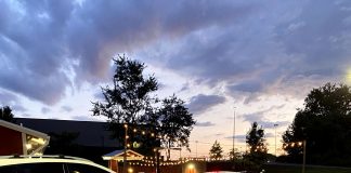 Zaxby’s launches Zax Pack for Two with ‘Drive-Thru Date Night’