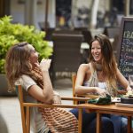 Is It Safe to Go to a Restaurant During COVID-19? Experts Break Down the Risks – POPSUGAR Health and Fitness Australia