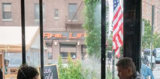 Cuomo Blocks de Blasio’s Plan to Roll Back Indoor Dining in ‘Hot Spot’ Zip Codes