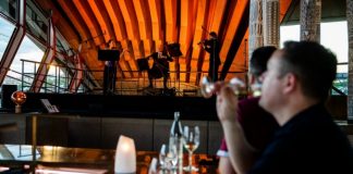 Dinner and a show: Sydney restaurants resurrect musical tradition – Good Food
