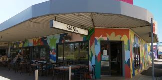15 years after the Cronulla riots, Jad’s Lebanese restaurant is now a local favourite – SBS News