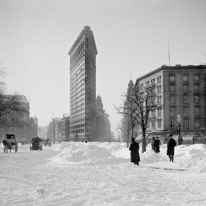 How Does Outdoor Dining Work in the Snow?