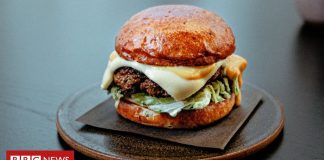 Covid: Michelin-starred restaurants sell gourmet burgers – BBC News