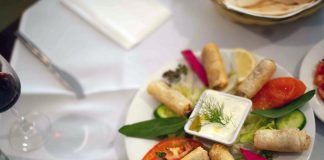 Hot in the Snowy Mountain Region: forget fast food, make Rose’s Restaurant your roadtrip pit-stop! – About Regional