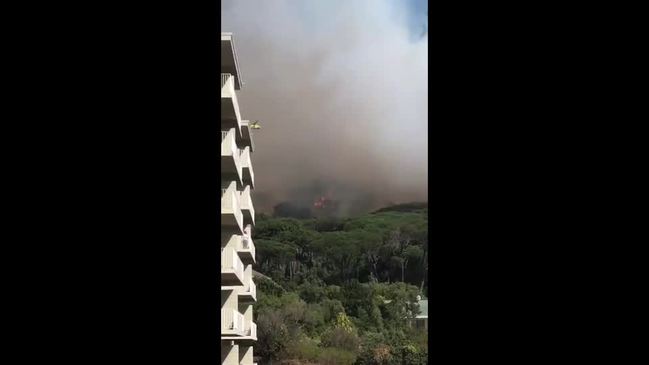 Large Blaze on Cape Town's Table Mountain Burns Down Restaurant - NEWS.com
