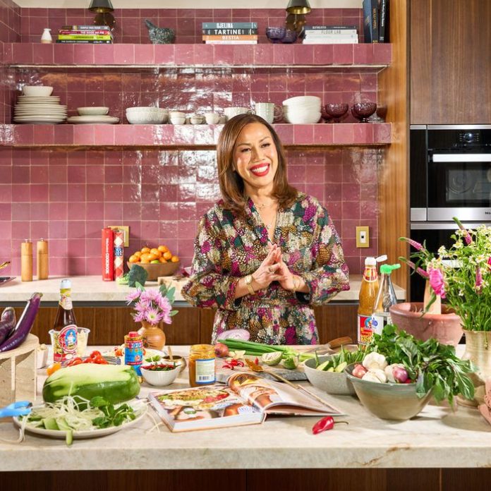 Talking Papaya Salad and Scalloped Potatoes With Pepper Teigen