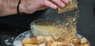 New York restaurant officially sells most expensive French fries costing $270 a plate – 7NEWS.com.au