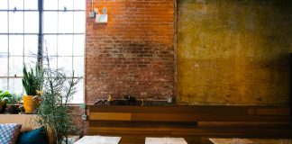 Nura Opens Neighborhood Restaurant on Norman Ave. – greenpointers.com