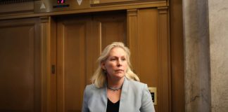 Restaurant owner blasts NY senator Kirsten Gillibrand for ignoring mask mandate during visit – Business Insider Australia