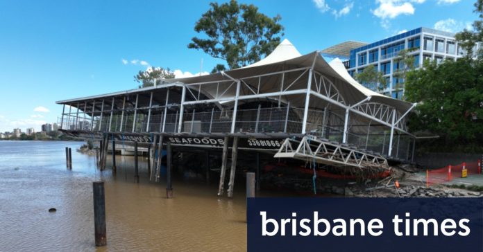 Council crane to shift Drift restaurant as river reopens to boaters - Brisbane Times