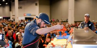 Domino’s Awards ‘World’s Fastest Pizza Maker’