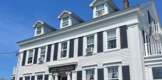 Midcoast restaurant in 200-year-old farmhouse embraces ‘eclectic’ interior for unique dining experience – Bangor Daily News