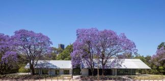 Oversized steel roof tops Sydney restaurant by Sam Crawford Architects – Dezeen
