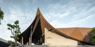 roof ridges dramatically collide atop new keereetara restaurant – Designboom