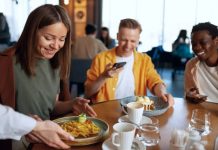 RestaurantData Identifies 17 Growing Restaurant Companies from 4,382 Verified Summer Openings